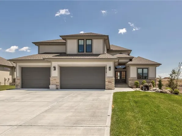 20909 W 188th Ter, Spring Hill, KS 66083