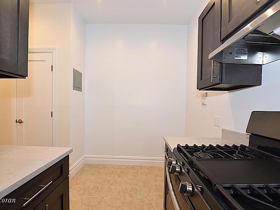 3rd image of 3420 32nd St APT 3E
