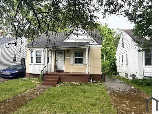 3 bed, 1000 sqft, $1,100 — Photo 1