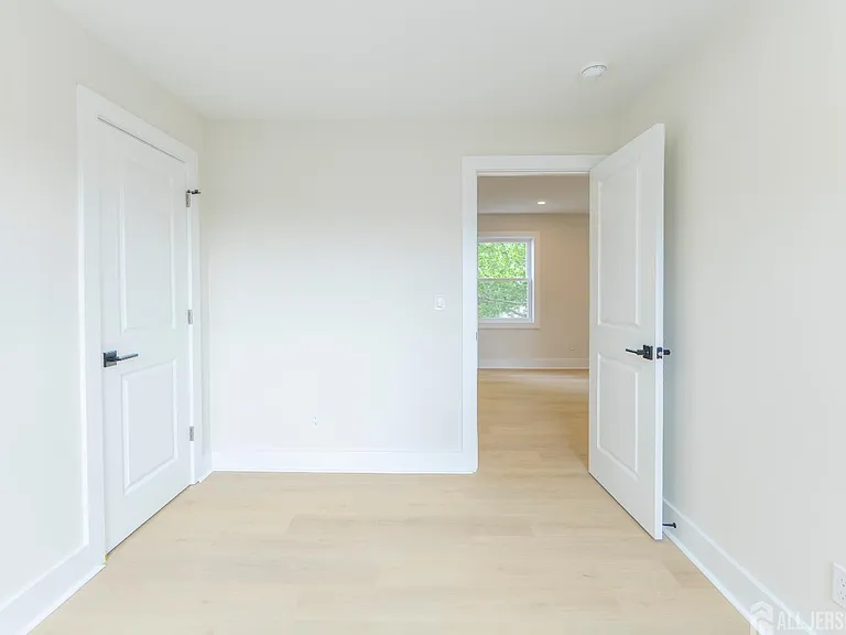 450 Packer Pl #2 — Photo 11