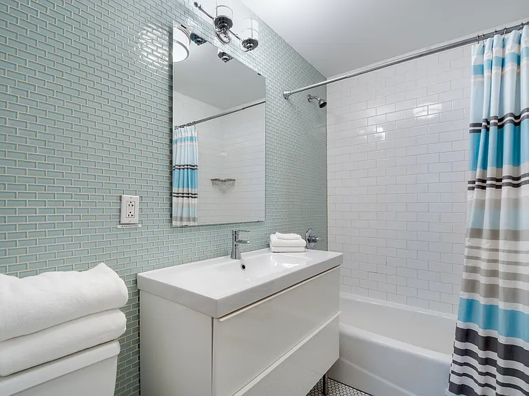 347 W 51st St #1 — Photo 7