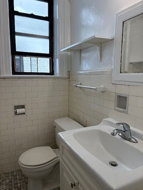 1st image of 3031 34th St