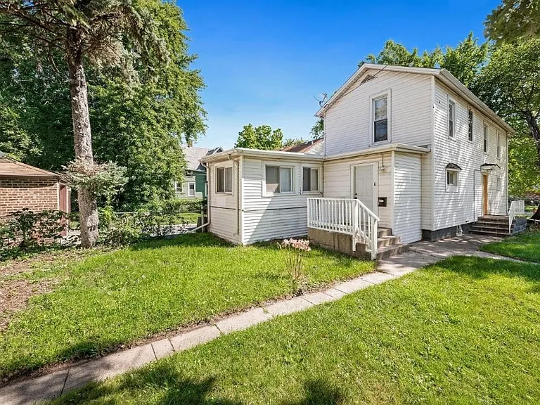 13930 Kanawha Ave — Photo 2