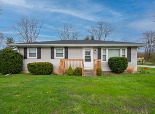 10 Hjelm Rd, Porter, IN 46304