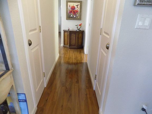 4th image of 16 Walnut Dr #16