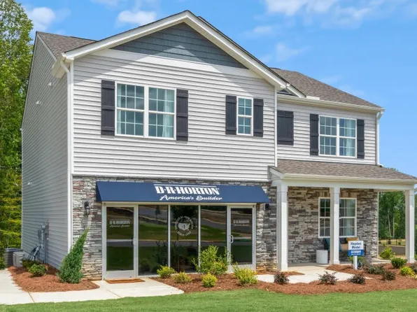 130 Moore Creek Dr, Fuquay Varina, NC 27526