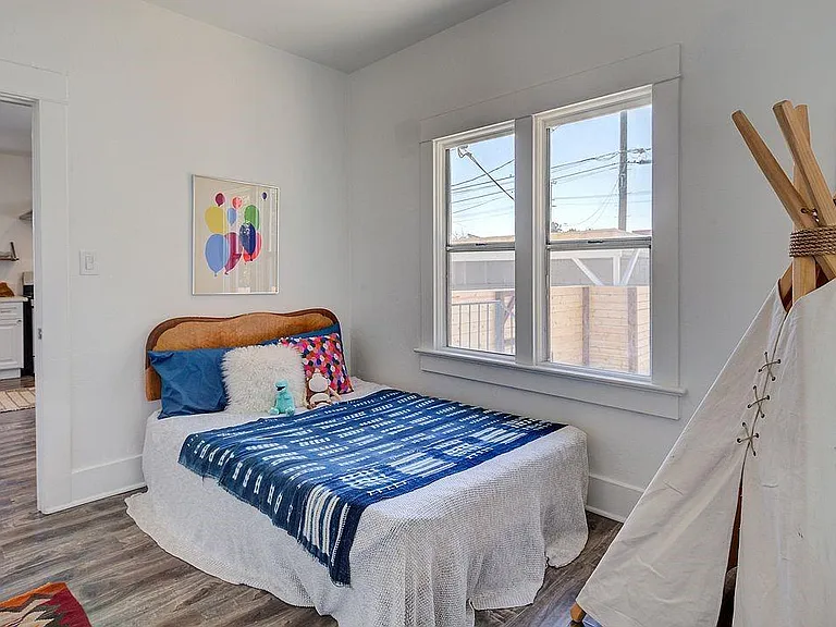 3871 S Hobart Blvd — Photo 26