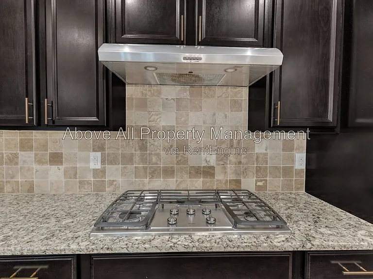 8313 Henderson Rd — Photo 25