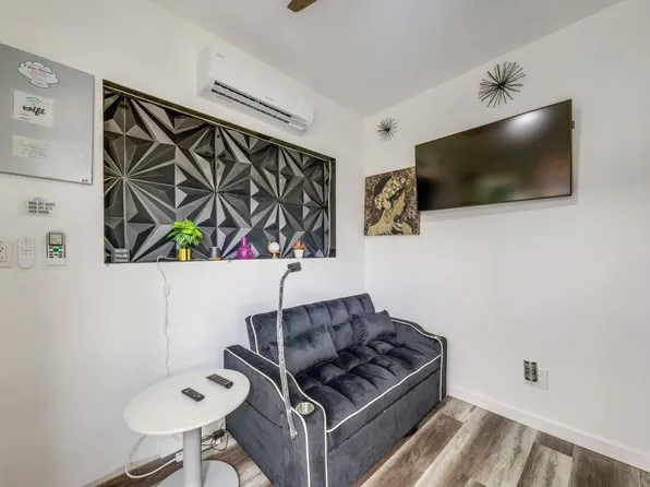 (undisclosed Address), Hollywood, FL 33023