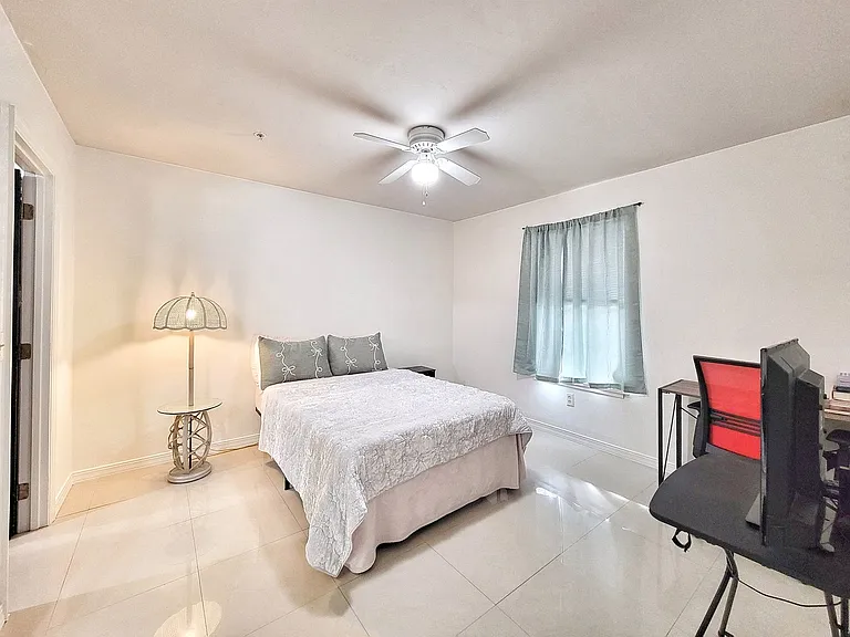 2360 SW Archer Rd #101 — Photo 9