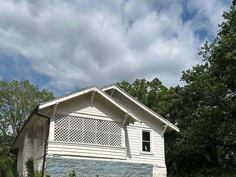 4930 Park Ave — Photo 1