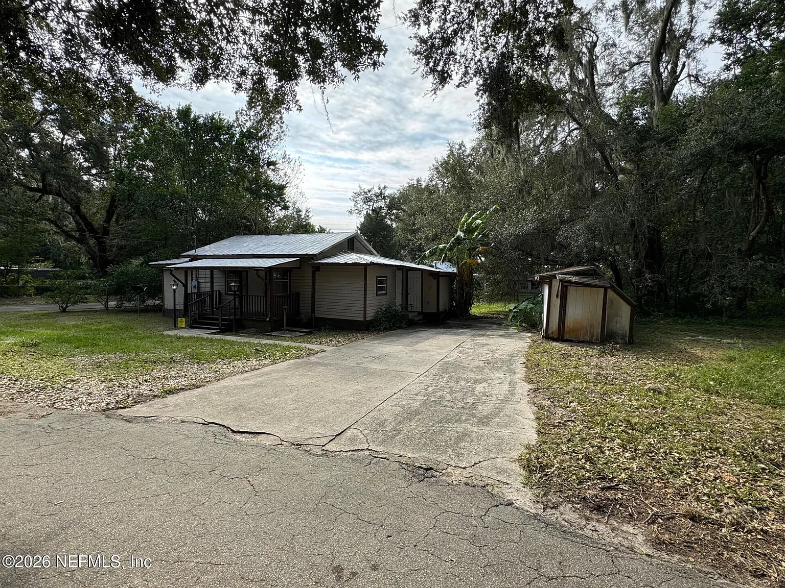 2 bed, 1.0 bath, 856 sqft, $1,600 — Photo 1