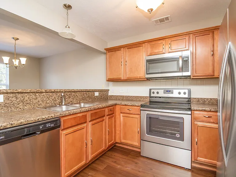 913 Harvest Grove Dr — Photo 8