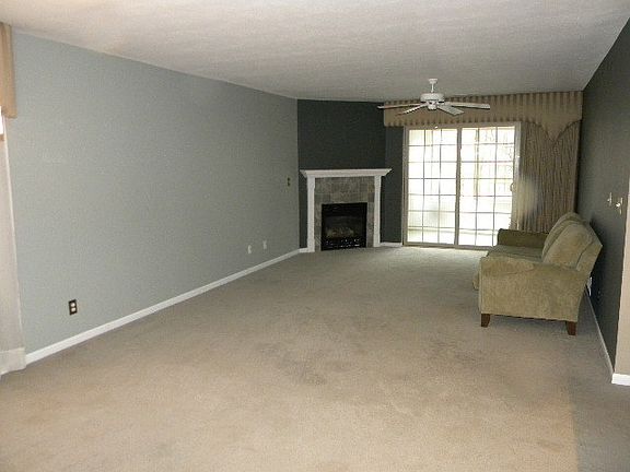 5th image of 5650 Oak Village Dr #0