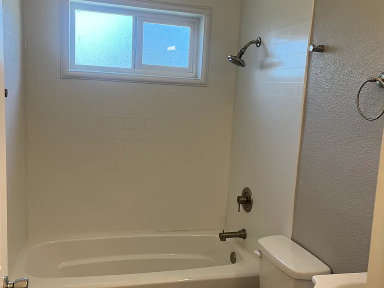1240 Russell Blvd — Photo 8