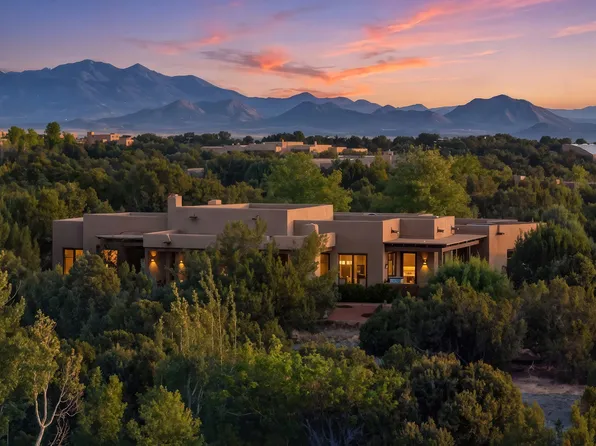 11 Paintbrush Cir, Santa Fe, NM 87506