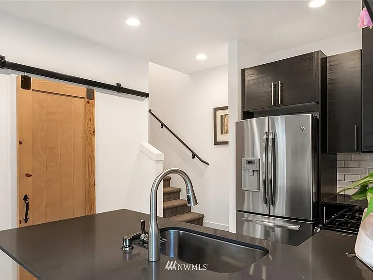 803 S Cloverdale St #803 — Photo 5
