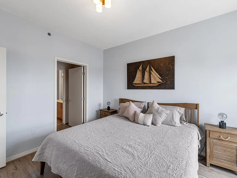929 Portland Ave #2408 — Photo 16
