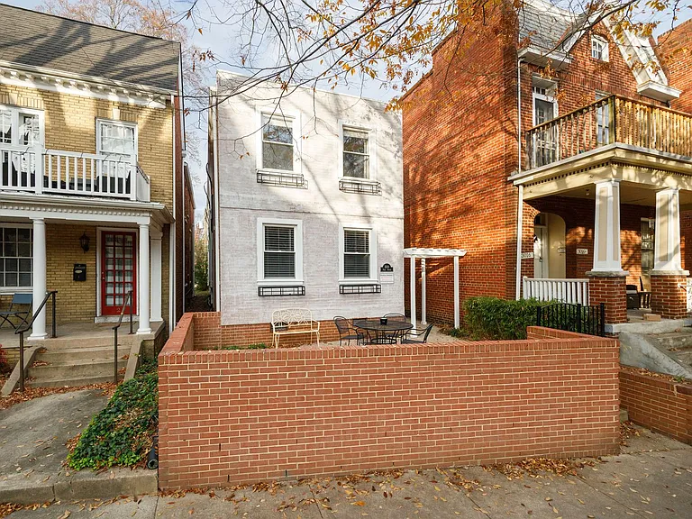 3018 Park Ave — Photo 1