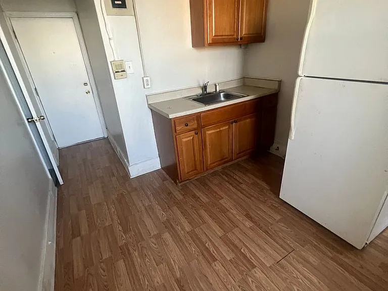 2018 Noble St — Photo 2