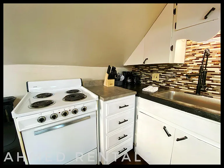 463 Saint John St #3A — Photo 9