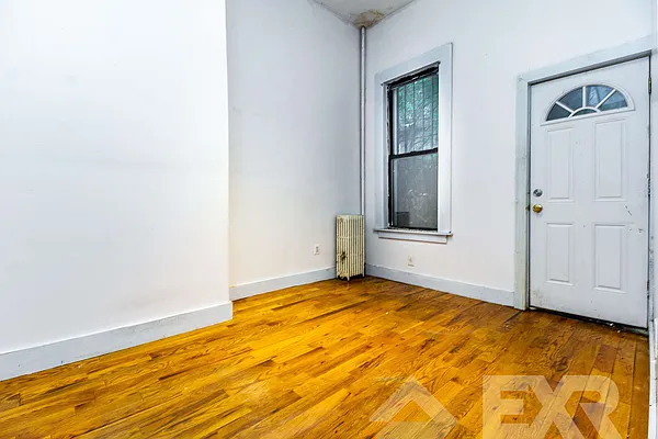 Rented by EXR | media 2