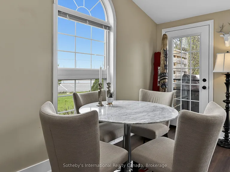 139 Lakeshore Rd E #10 — Photo 14