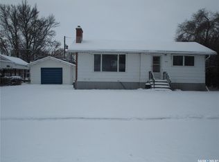 514 3rd Ave E, Assiniboia, SK S0H0B0