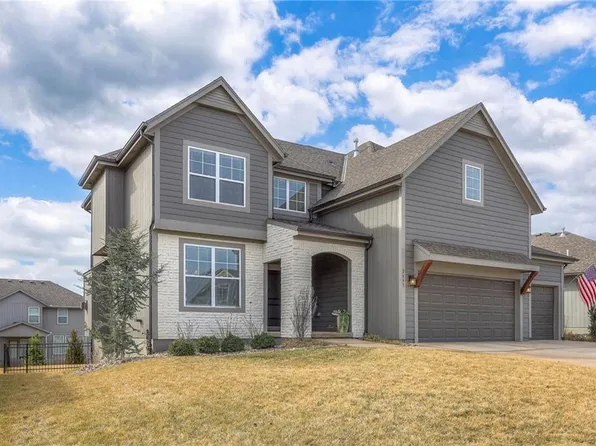 2661 W Loula St, Olathe, KS 66061