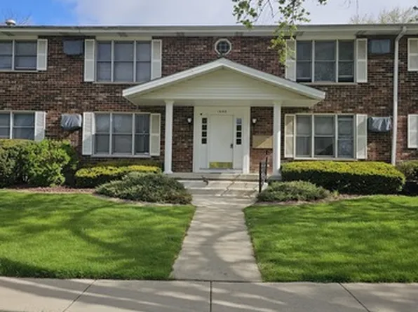 1450 Getzelman Dr APT 1W, Elgin, IL 60123
