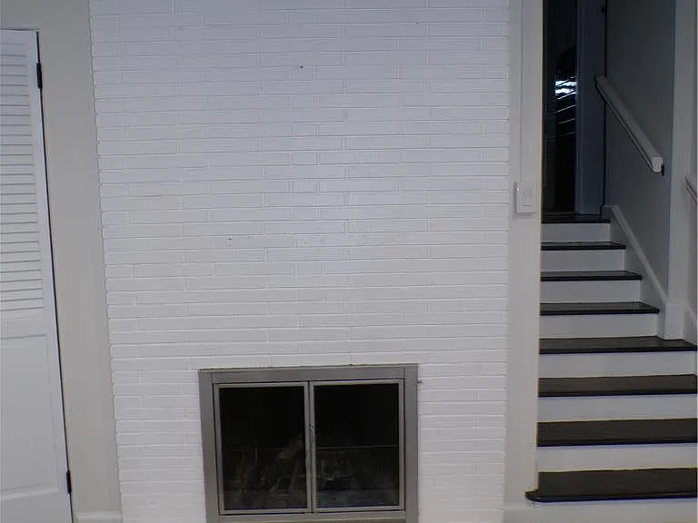 2440 W Livingston St — Photo 4
