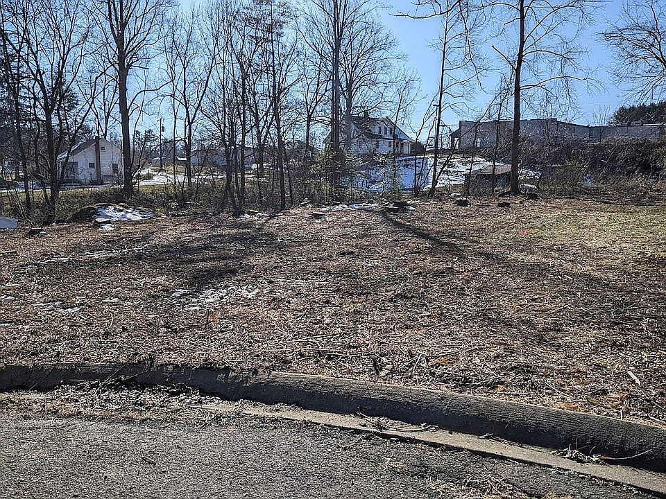 2nd image of Windmere Dr