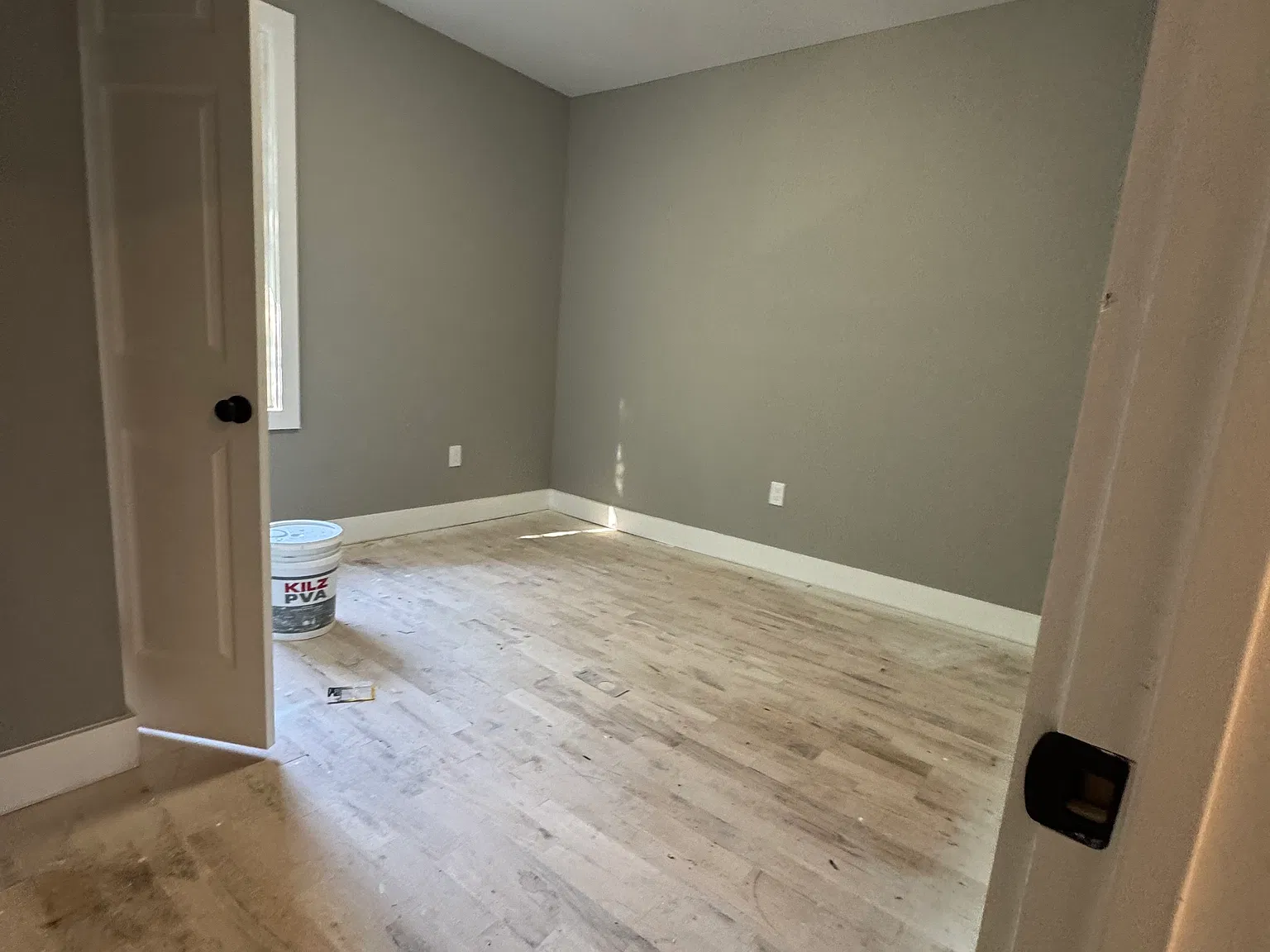 4 bed, 3687 sqft, $3,000 — Photo 2