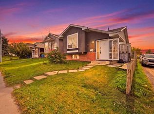 11 N Martinwood Rd NE, Calgary, AB T3J 3G6