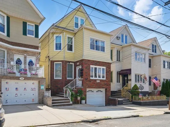 152 West 30th Street image 1 of 9