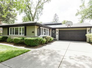 1312 Heatherfield Ln, Glenview, IL 60025