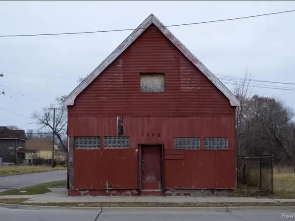 6058 Van Dyke St, Detroit, MI 48213