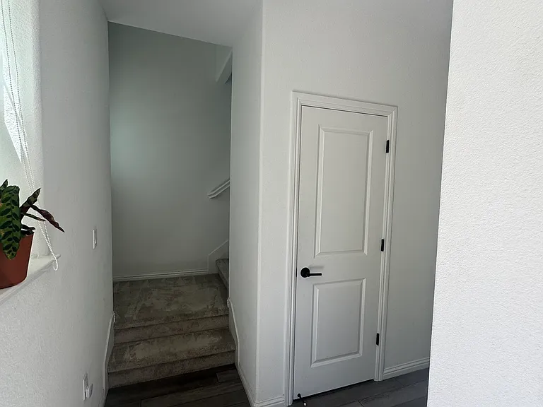 2870 Derbyline Ln — Photo 5