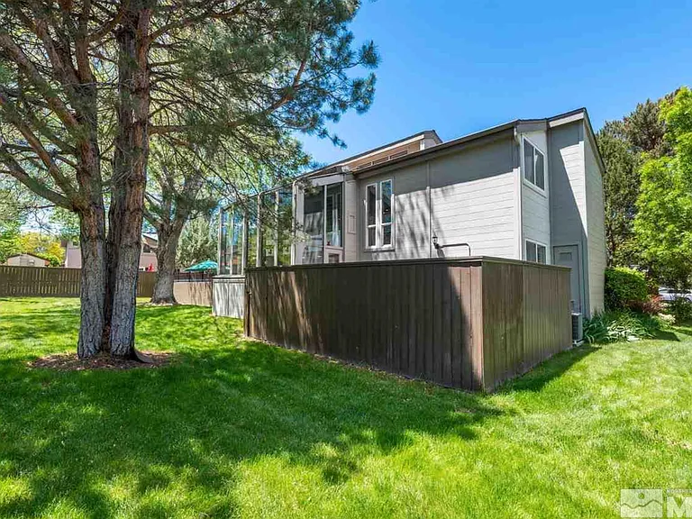 430 Angela Pl — Photo 33