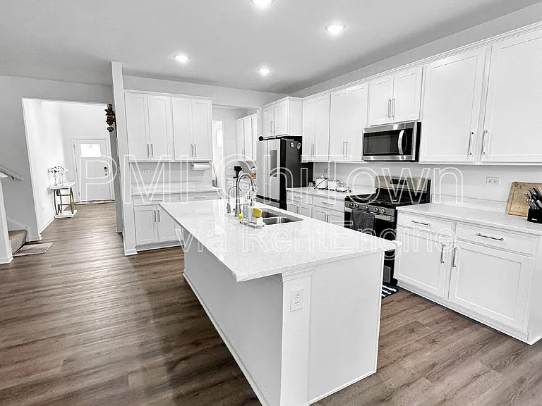 765 Kentshire Cir — Photo 6