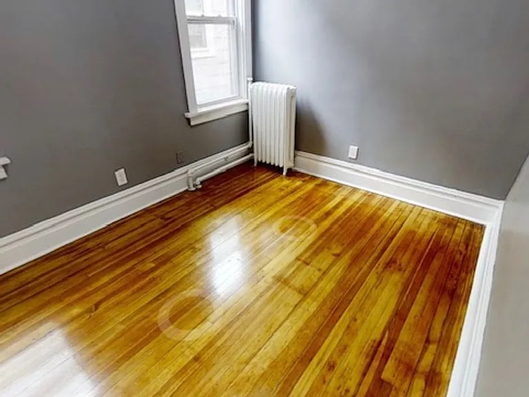 812 Myrtle Ave — Photo 3