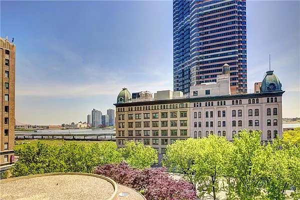 Sold by Park River | media 1