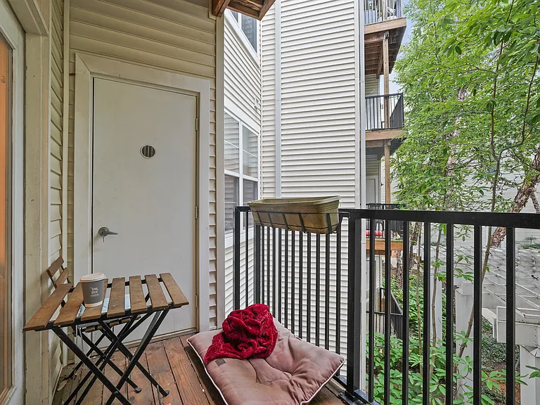 1201 E West Hwy #222 — Photo 7