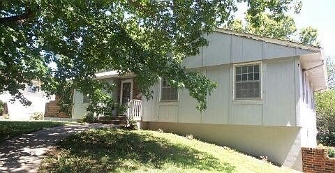 2nd image of 4829 Hedges Ave