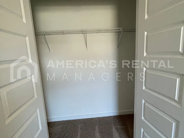 2124 Sullivan Dr — Photo 29