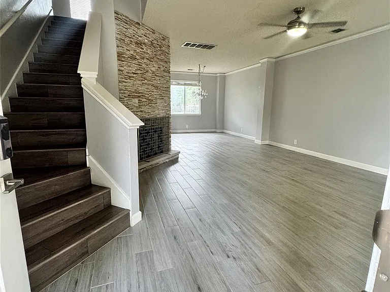 1616 War Horse Ln — Photo 2