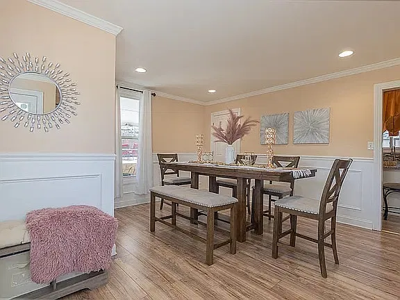 4 bed, $3,950 — Photo 1