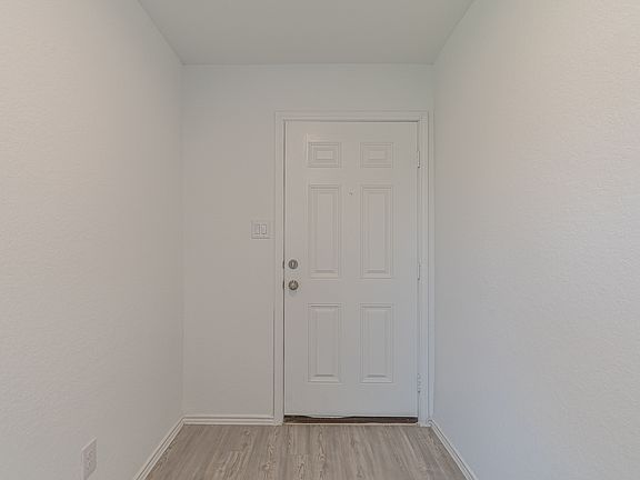 3rd image of 6406 Kemper Pl