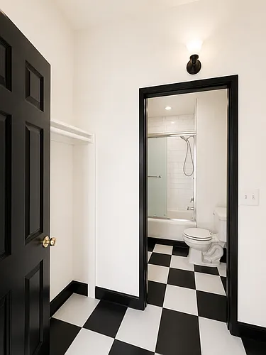 Floor plan 208