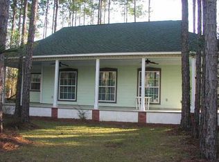 232 Narcissus Dr, Freeport, FL 32439